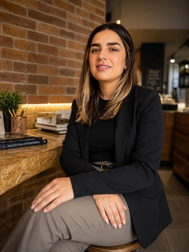 Johana Acosta Canaval, Holguin Collection team member